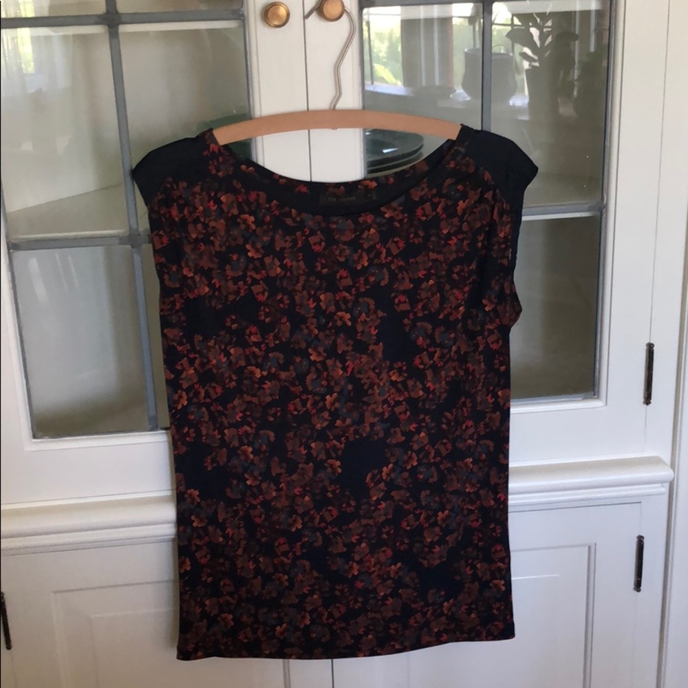 The Limited cap sleeve floral top